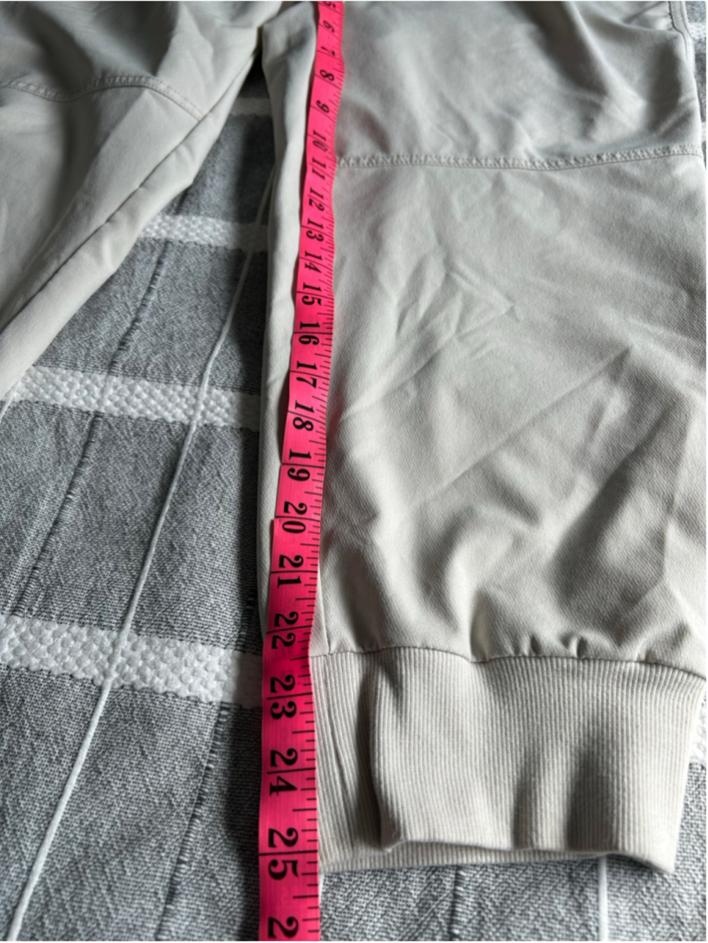 Old Navy StretchTech Joggers Beige XL - Picture 5 of 5